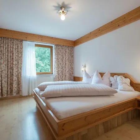 Ferienwohnung Haus Montana Elbigenalp Exterior foto