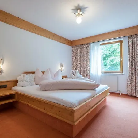 Ferienwohnung Haus Montana Elbigenalp Exterior foto